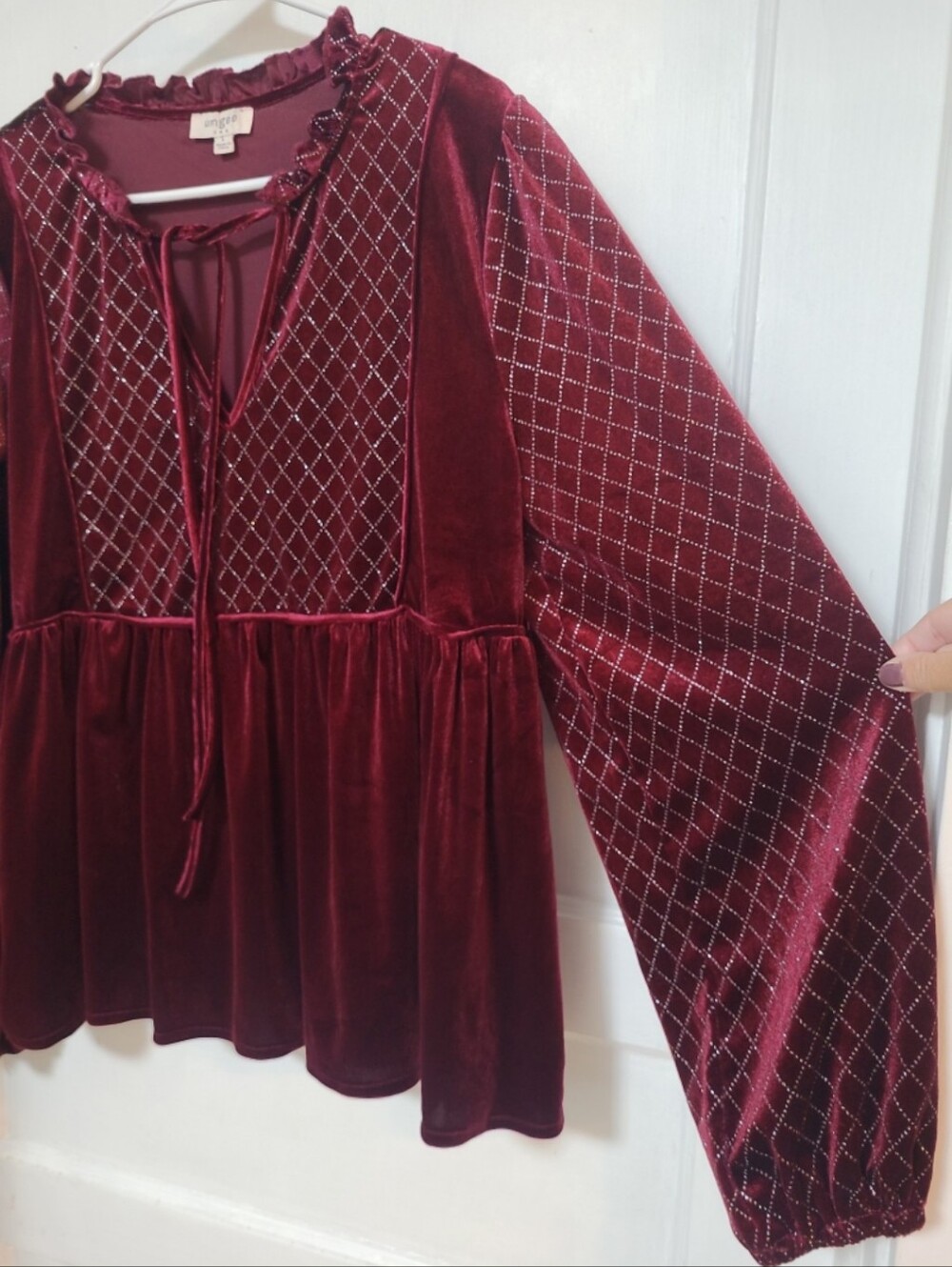 Umgee Burgundy Velvet Glitter Ruffled Peasant Tunic Large - Picture 2 of 4